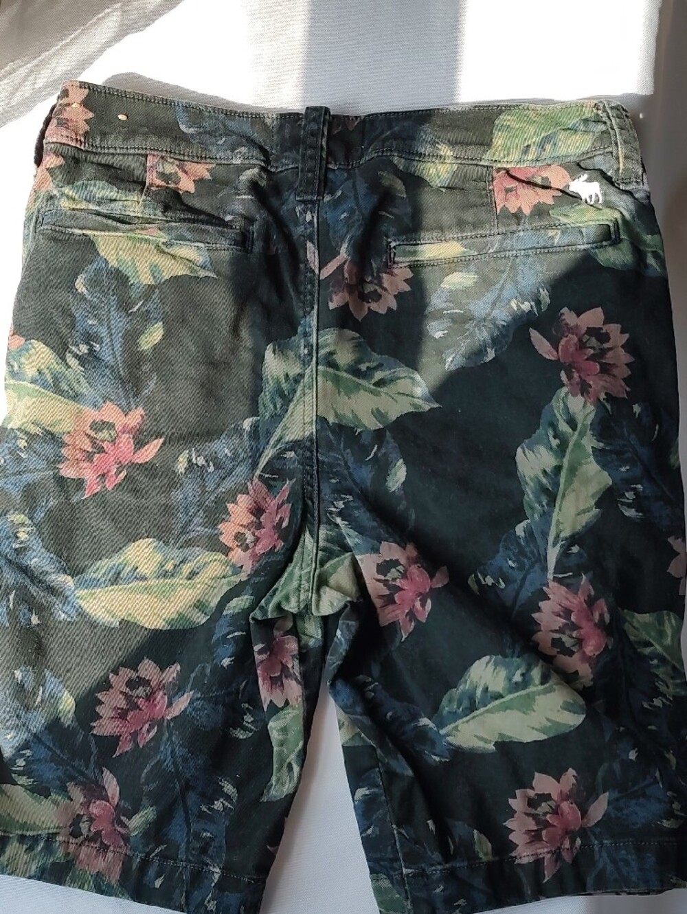 Abercrombie & Fitch Green Floral Boy's Flat Front Shorts - Picture 3 of 4